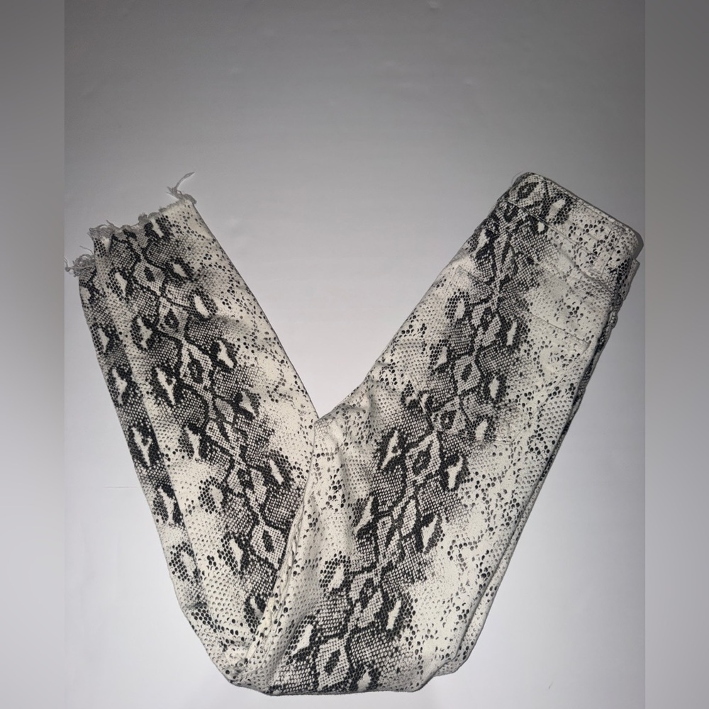 Zara Black and White Snake Print Cropped Jeans